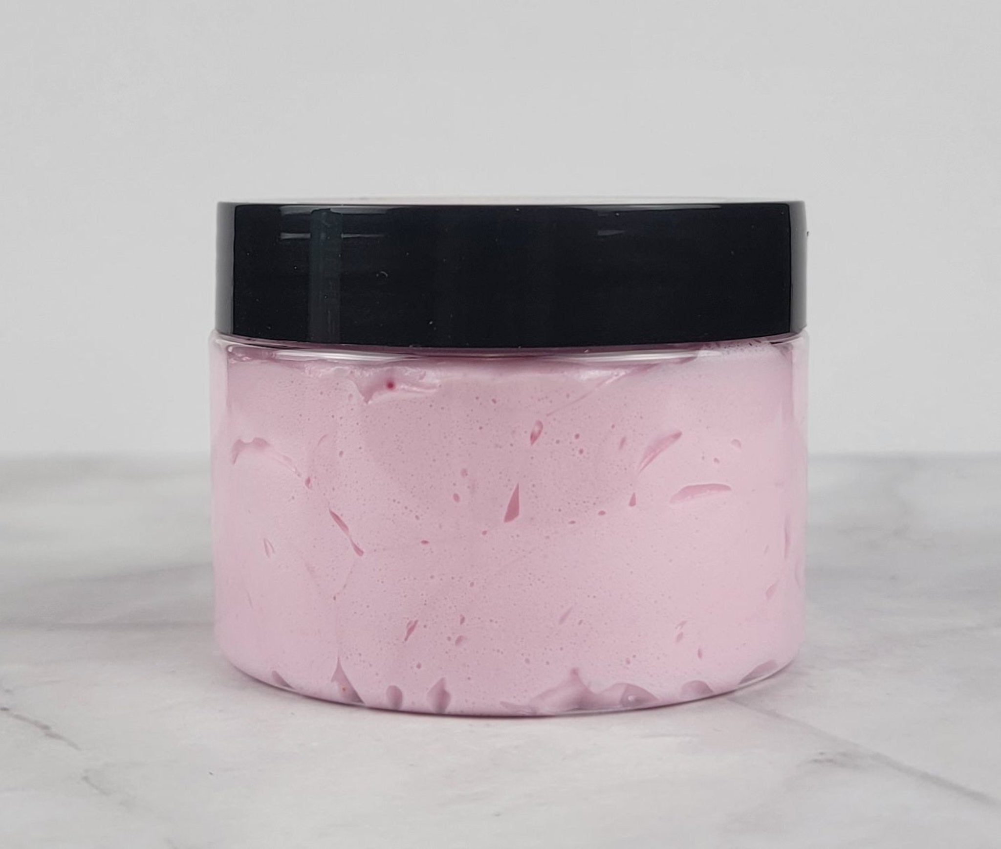 Fast-Absorbing Moisturizer with Starfruit, Sandalwood & Musk