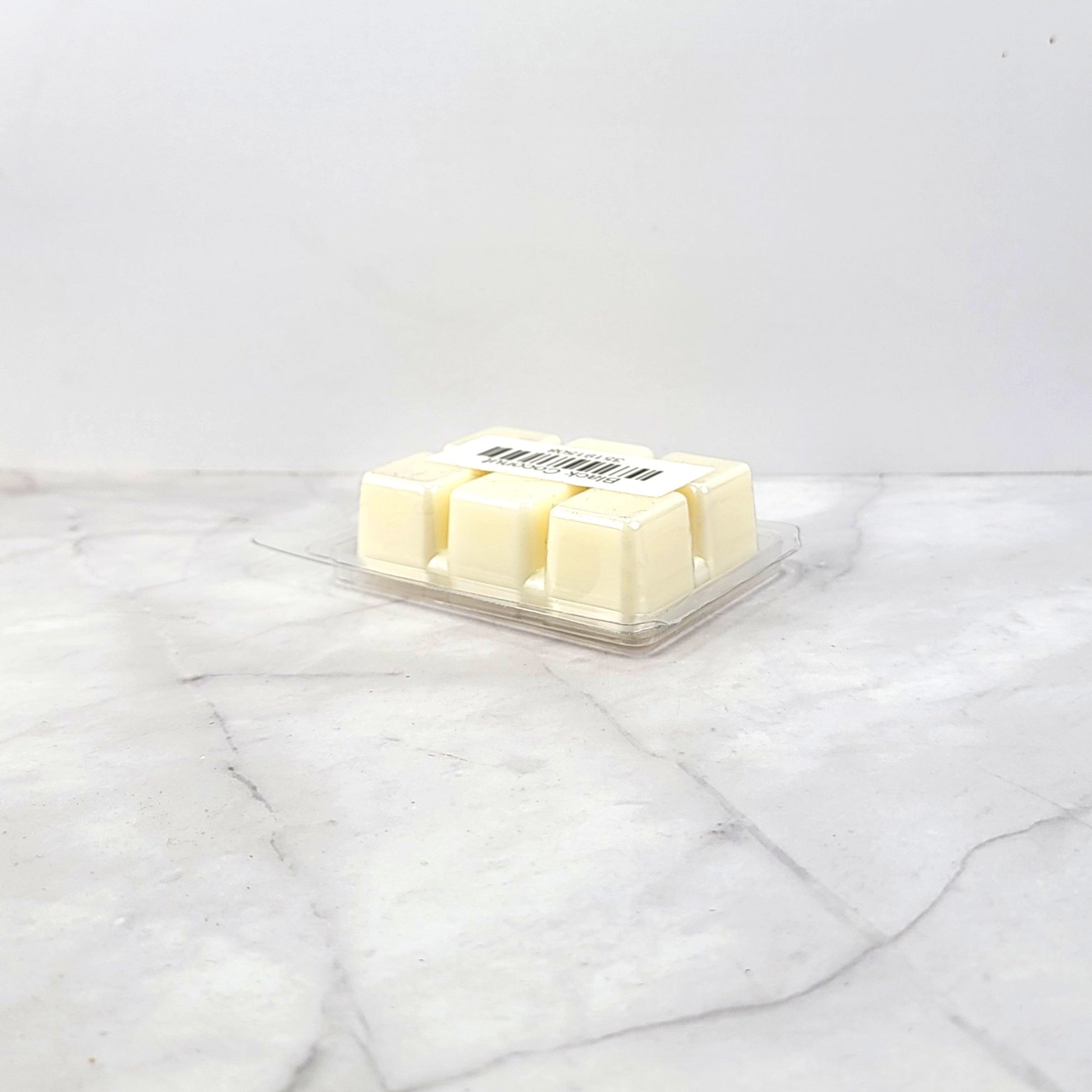 Tropical floral and coconut blend for a relaxing aromatic experience