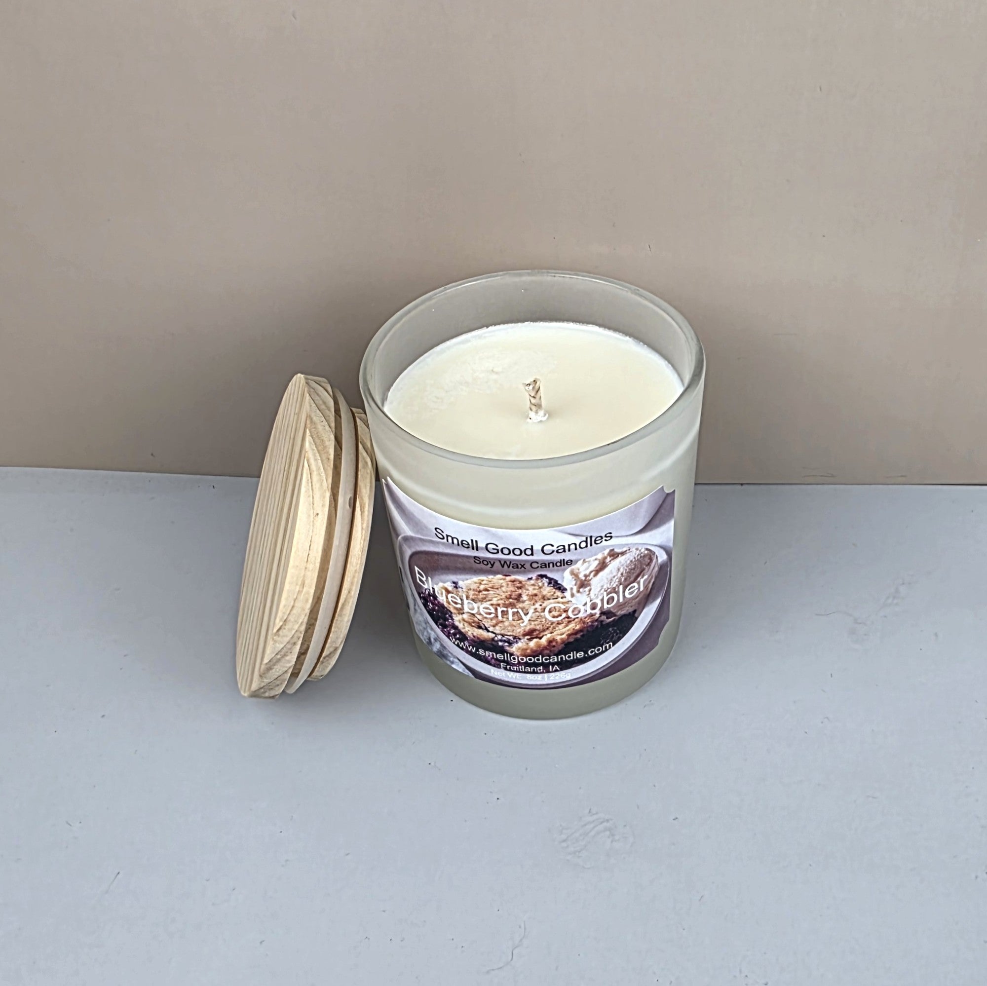 Blueberry dessert candle with vanilla and cinnamon