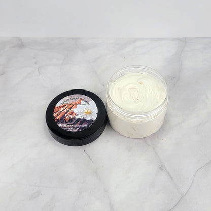Luxurious whipped body lotion with cinnamon and vanilla scent