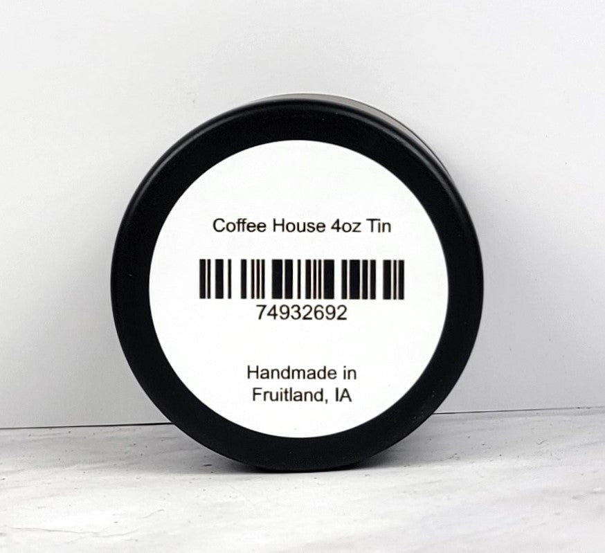 Cozy coffee shop-inspired candle with rich, creamy fragrance