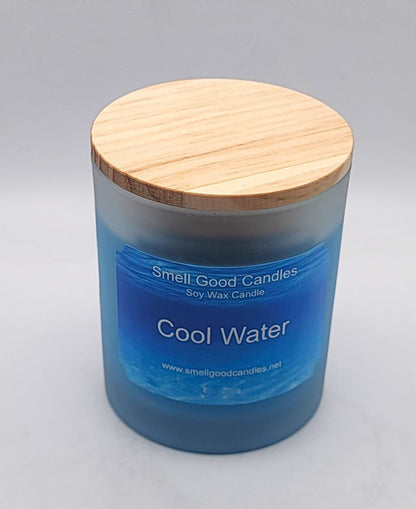 Eco-friendly soy wax candle with a crisp, refreshing aroma of mint and musk