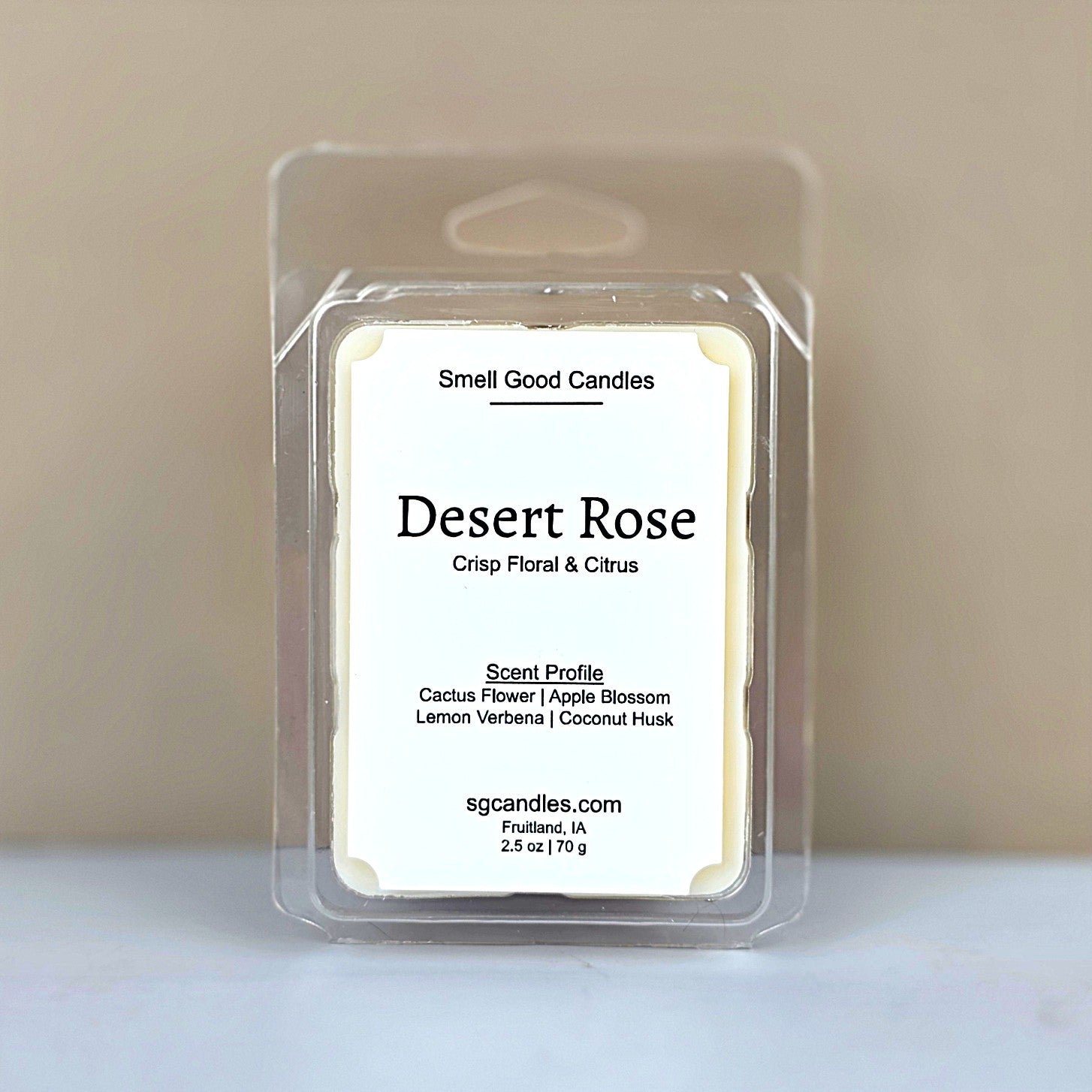 Gilded Dreams luxury wax melt by Smell Good Candles in a clear clamshell, featuring notes of Starfruit, White Birch, and Sweet Amber.