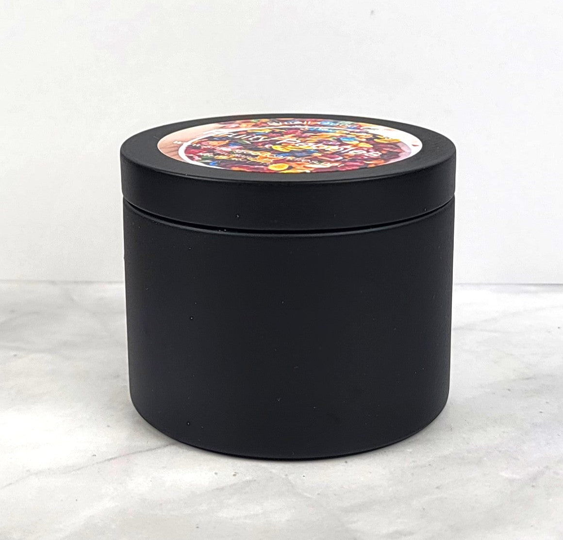 Eco-friendly soy candle with a long-lasting and clean burn – perfect for any space.