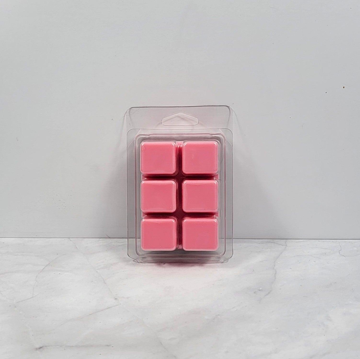 Soy wax melt featuring fresh florals and soft musk fragrance