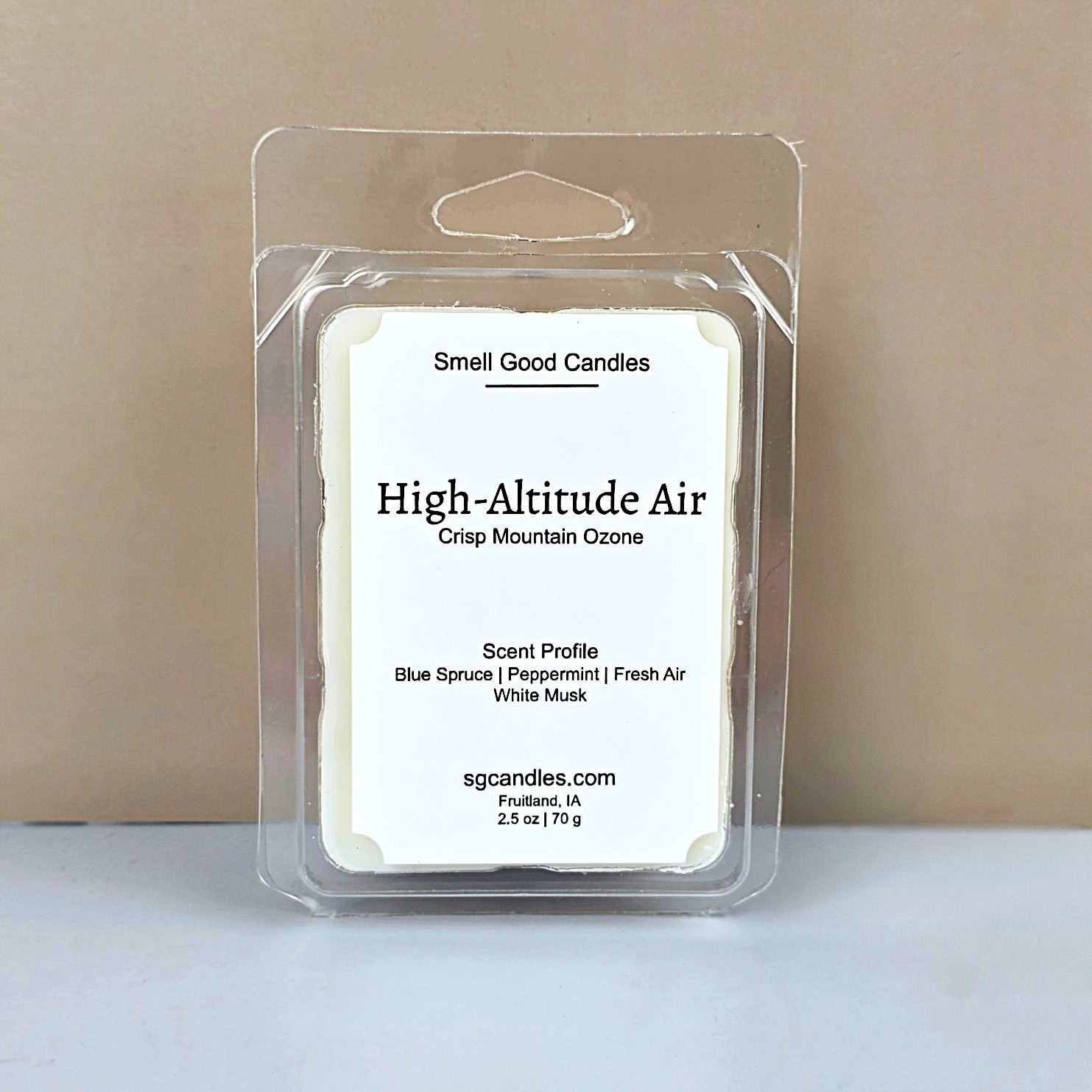 The Executive Suite luxury wax melt by Smell Good Candles, featuring a sophisticated scent profile of Italian Leather, Bergamot, Cedarwood, and Smoked Oud.