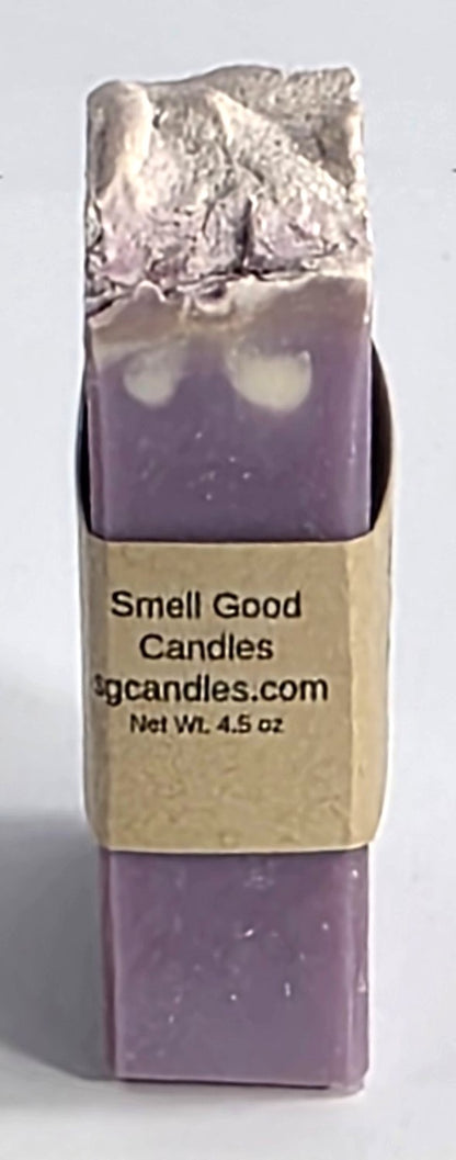 Website and net weight label details showing 4.5 oz on the side of a handmade Lavender Sky natural soap bar.