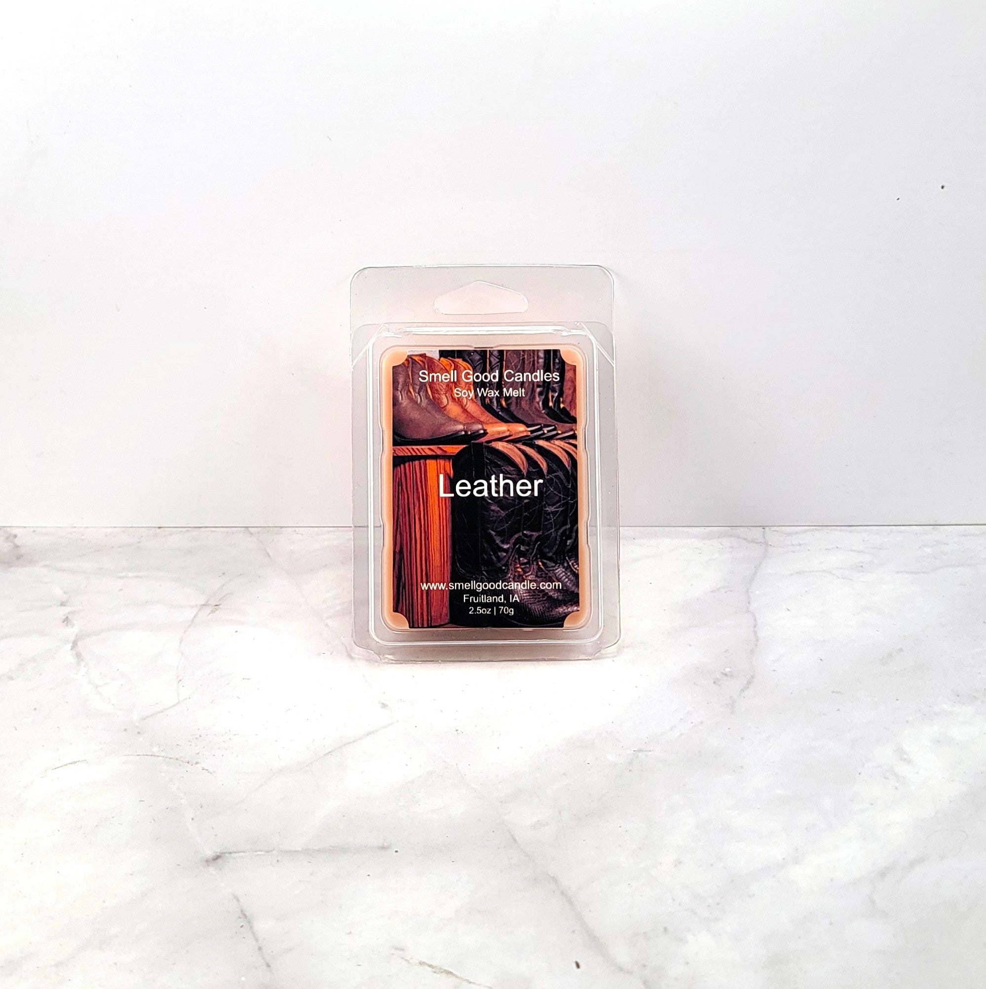 Soy wax melt with masculine fine leather scent