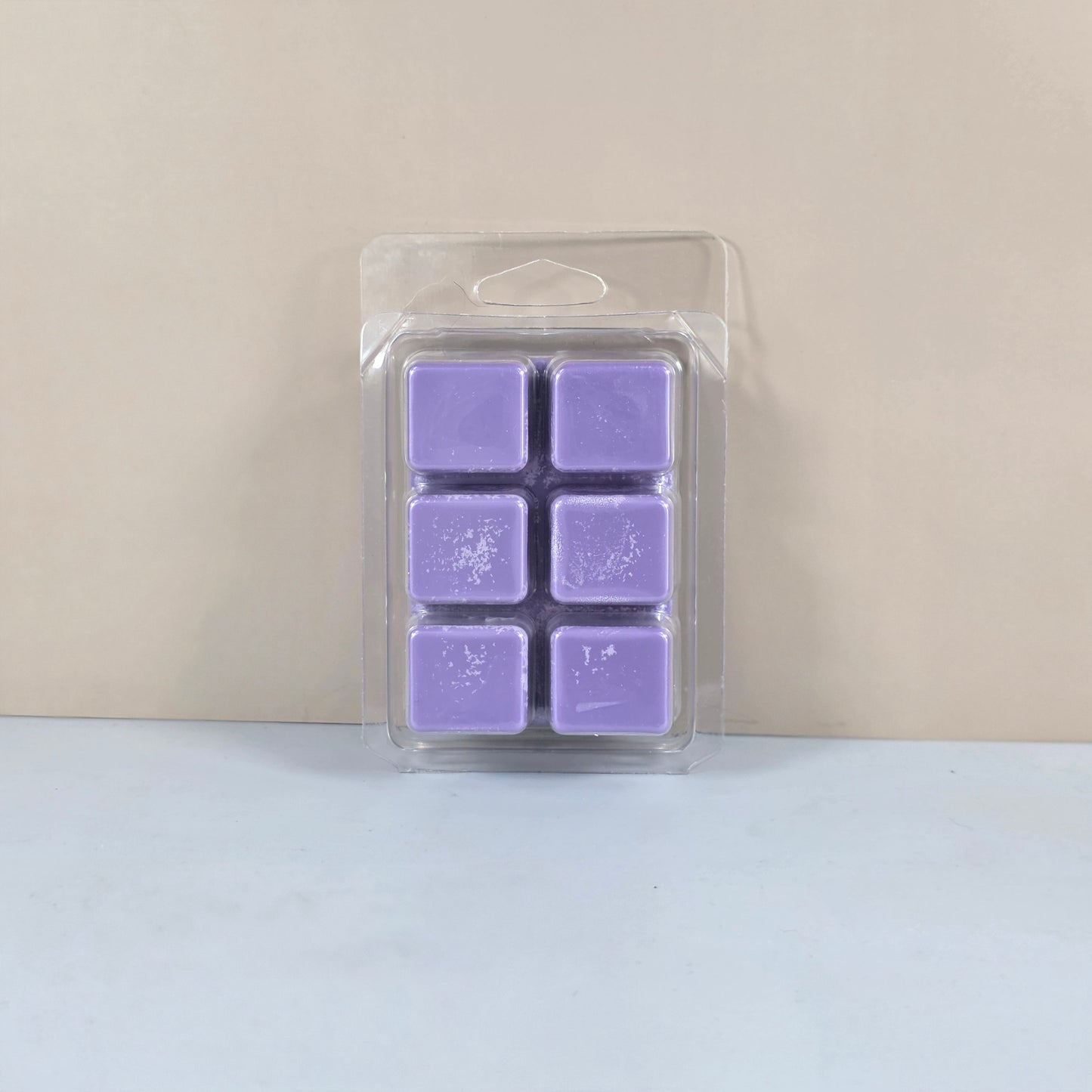 Long-lasting lilac wax melt for home