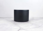 Spring-inspired candle with a powdery, elegant finish.