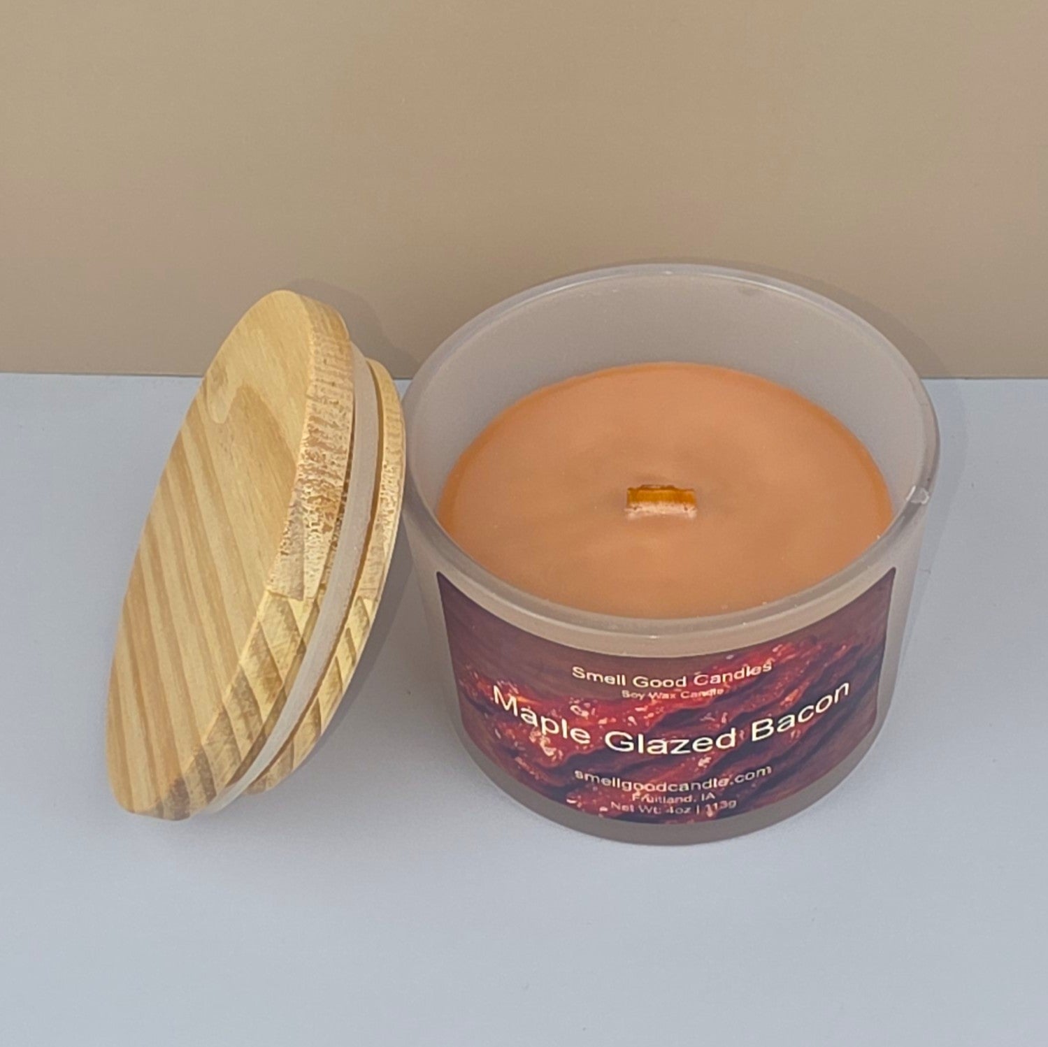 Sweet and smoky candle with maple syrup and BBQ fragrance