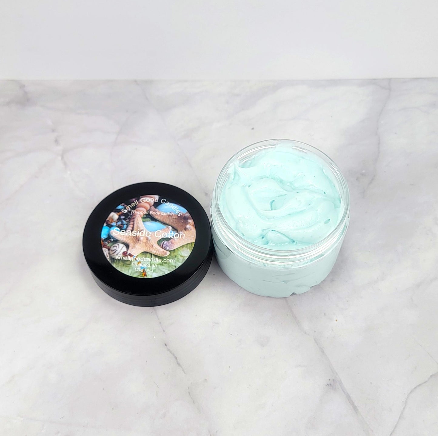 Lightweight, hydrating body lotion with ozonic marine and amber notes.