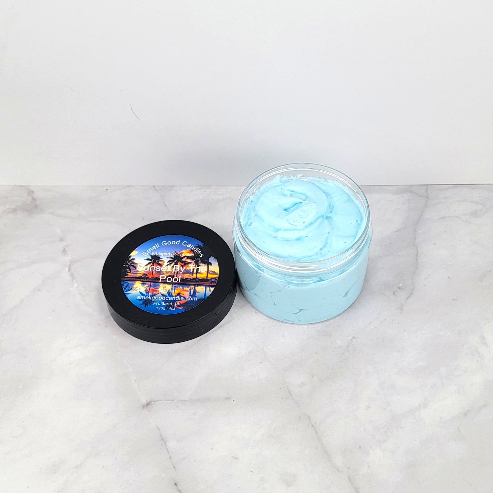 Fruity scented body lotion with tropical fragrance