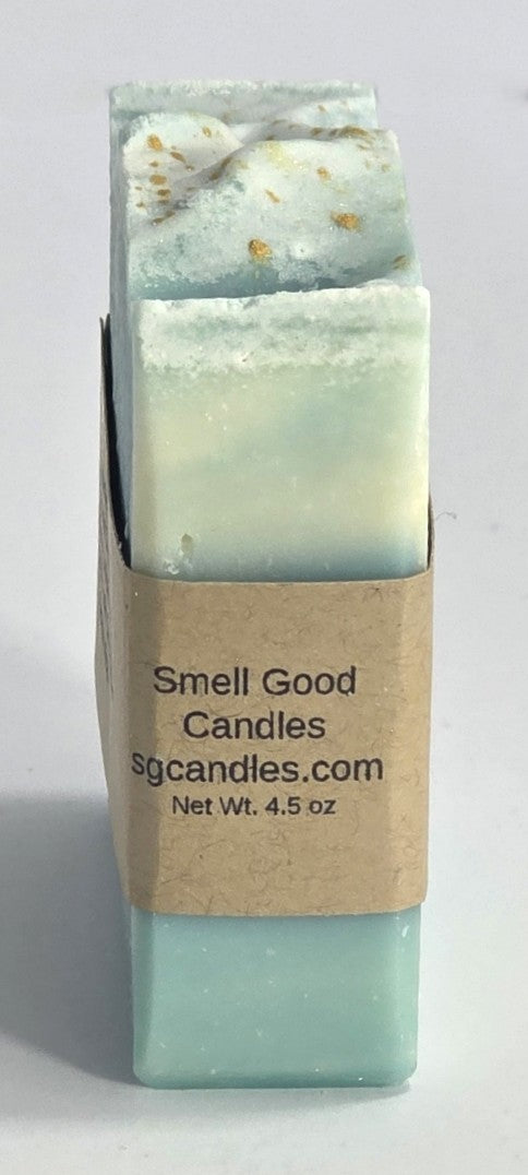 Website and net weight label details showing 4.5 oz on the side of a handmade The Perfect Man natural soap bar.