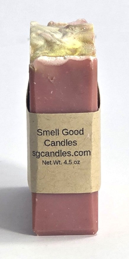 Website and net weight label details showing 4.5 oz on the side of a handmade Winter Mittens natural soap bar.